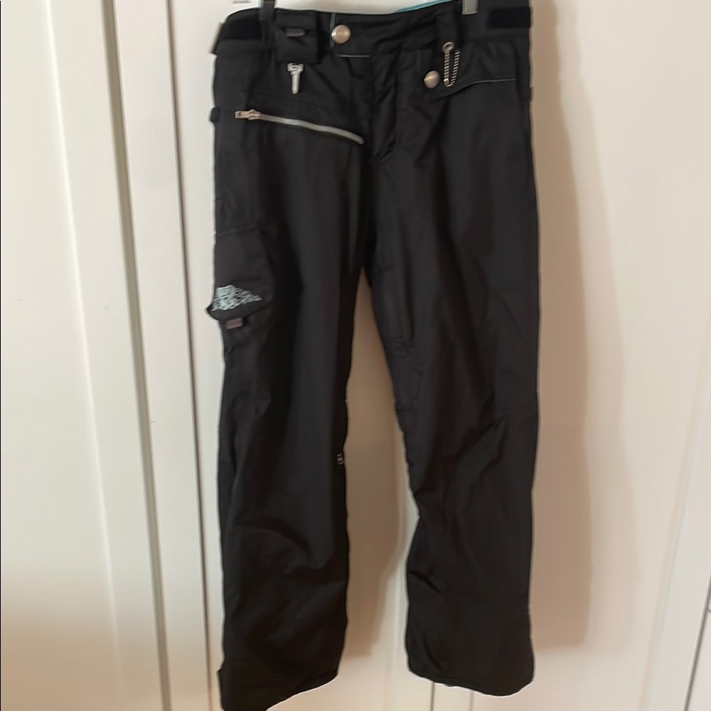 686 Smarty Snowboard pants with liner.  Excellent preowned condition, small